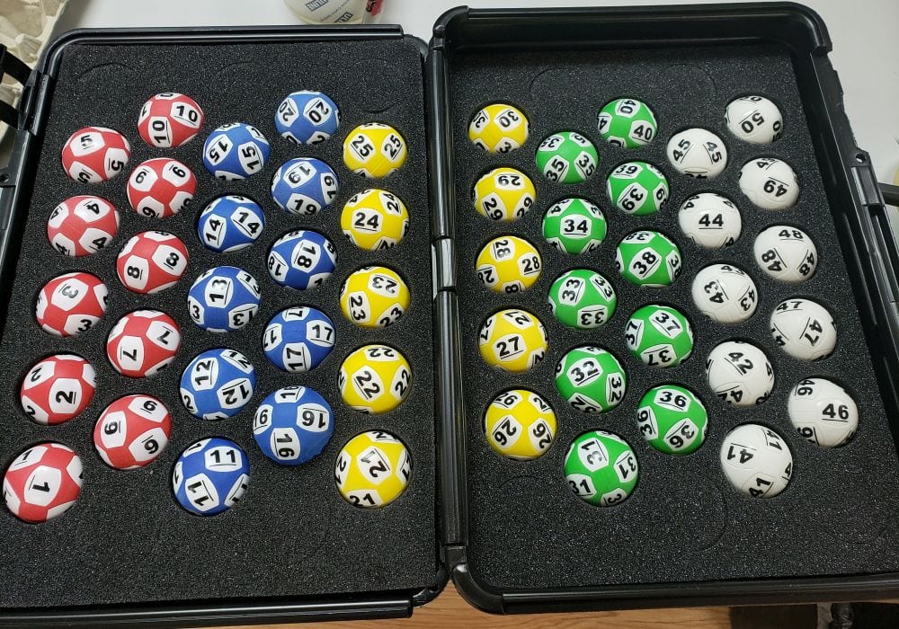 Amosfun Lotterie Ball Lotterie Lot de 25 balles creuses en plastique 40 mm 